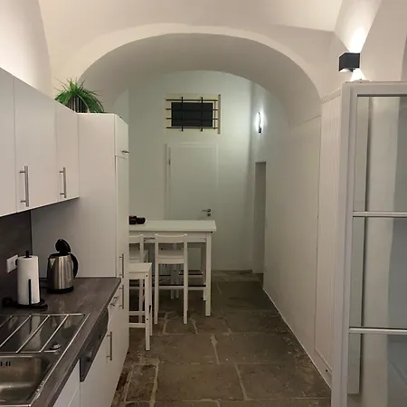 24-7 Hostel