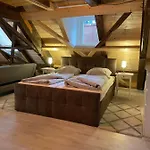 Vandrerhjem 24-7 *