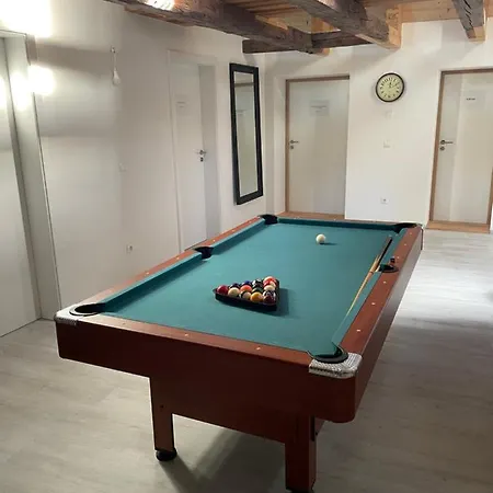 24-7 Hostal