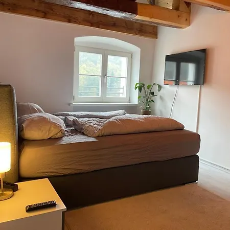 Hostal 24-7