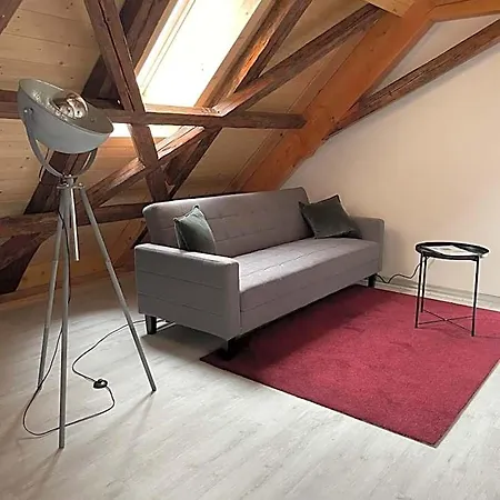Ostello 24-7 *