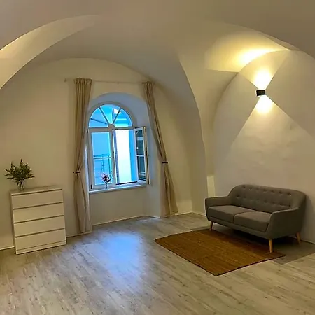 24-7 Ostello