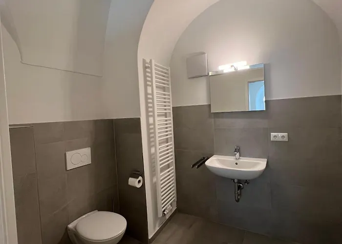24-7 Hostel