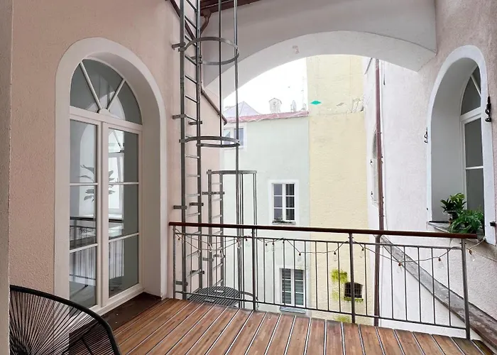 Hostel 24-7