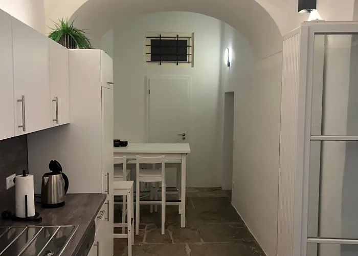 24-7 Hostel